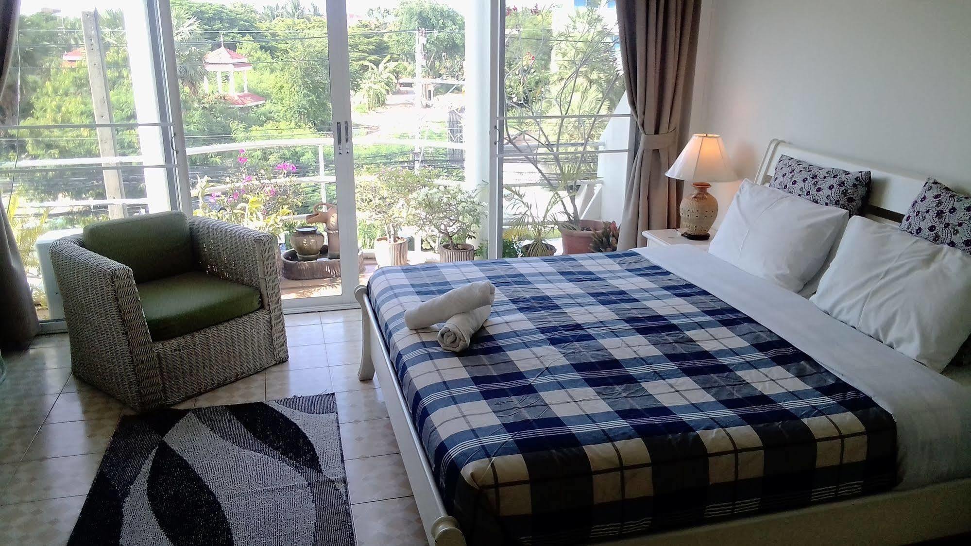 Corner Cafe Bed & Breakfast Χουά Χιν Εξωτερικό φωτογραφία