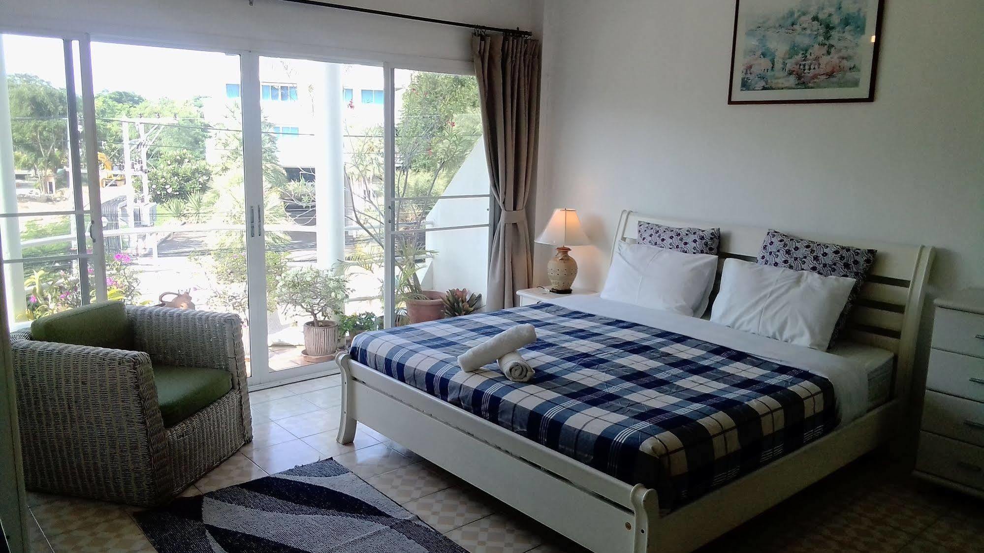 Corner Cafe Bed & Breakfast Χουά Χιν Εξωτερικό φωτογραφία